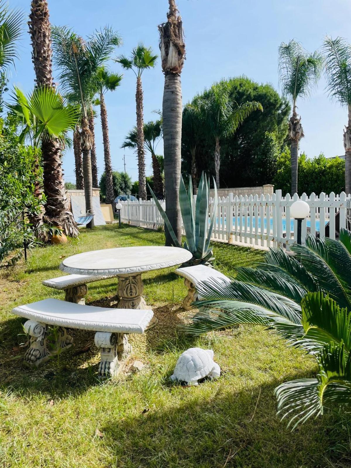 Villa Pupillo Casa Vacanza Francavilla Fontana Exterior foto